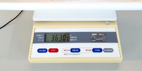 デジタル体重計（5g）の測定方法