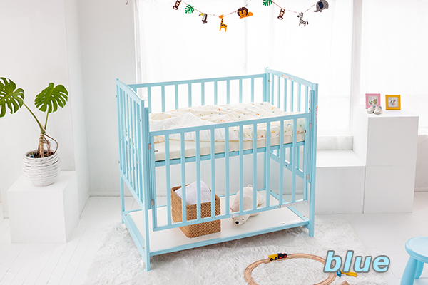ベビーベッドのカラーバリエーションブルー